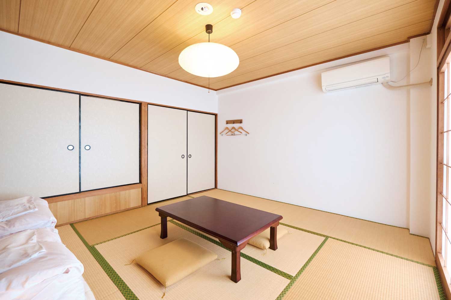 JPN Style Single Room with Shared Bathroom